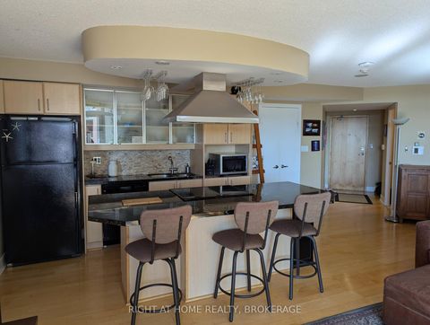 Photo 3 at 608 - 550 Queens Quay W Quay W, Waterfront Communities C1, Toronto