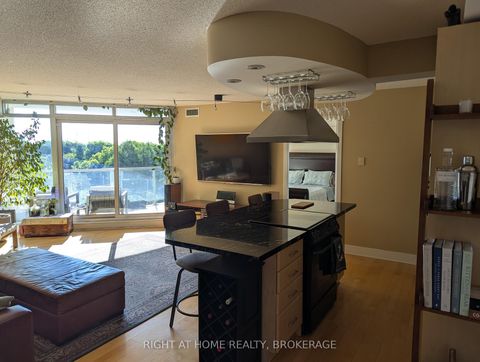 Photo 5 at 608 - 550 Queens Quay W Quay W, Waterfront Communities C1, Toronto