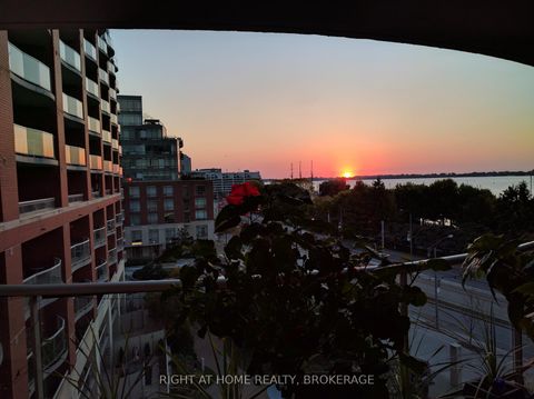 Photo 9 at 608 - 550 Queens Quay W Quay W, Waterfront Communities C1, Toronto