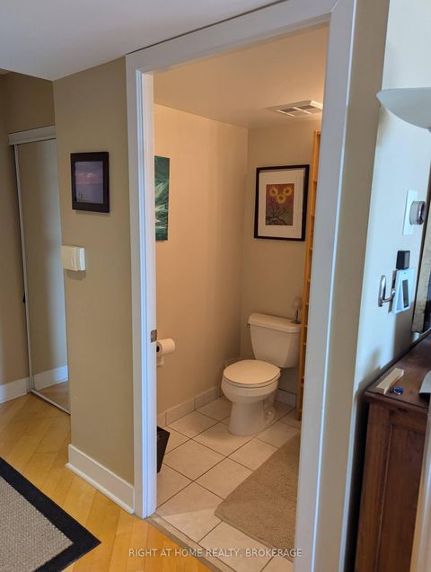 Photo 18 at 608 - 550 Queens Quay W Quay W, Waterfront Communities C1, Toronto