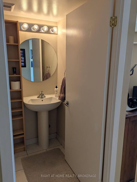 Photo 19 at 608 - 550 Queens Quay W Quay W, Waterfront Communities C1, Toronto