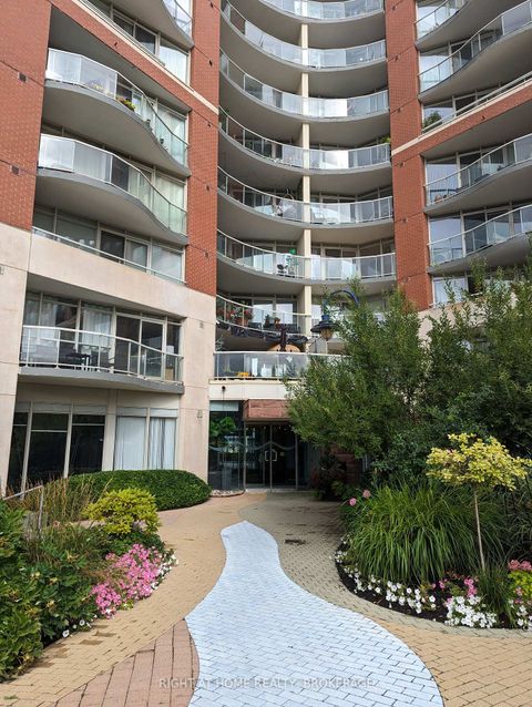 Photo 24 at 608 - 550 Queens Quay W Quay W, Waterfront Communities C1, Toronto