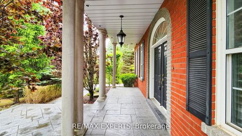 Photo 3 at 27 Theresa Circle, Kleinburg, Vaughan