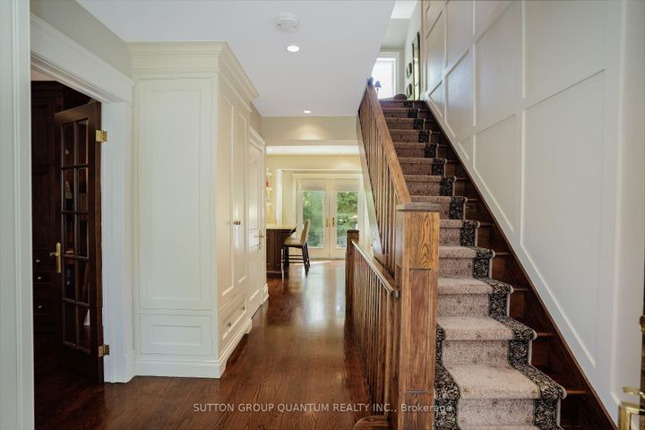 Photo 5 at 1197 Birchview Drive, Lorne Park, Mississauga