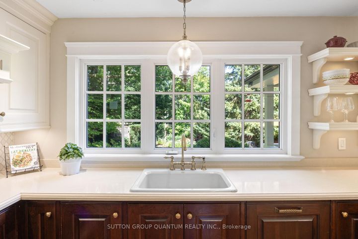 Photo 10 at 1197 Birchview Drive, Lorne Park, Mississauga