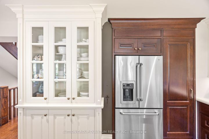 Photo 13 at 1197 Birchview Drive, Lorne Park, Mississauga