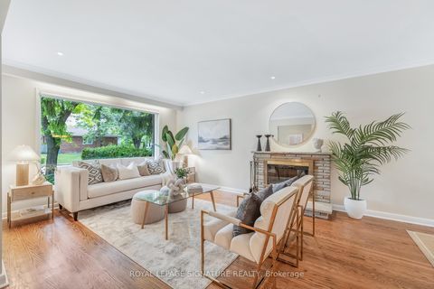 Photo 2 at 16 Revcoe Drive, Newtonbrook East, Toronto