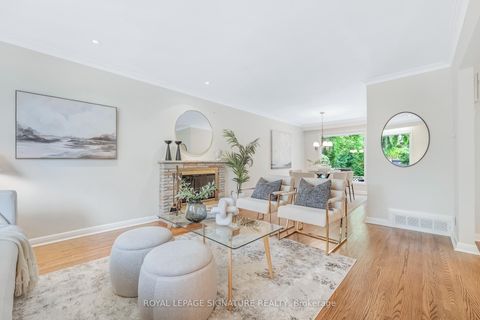 Photo 3 at 16 Revcoe Drive, Newtonbrook East, Toronto