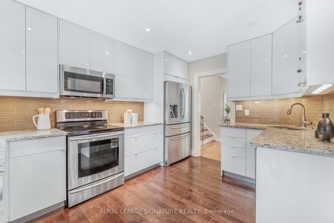 Photo 7 at 16 Revcoe Drive, Newtonbrook East, Toronto