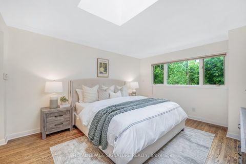Photo 17 at 16 Revcoe Drive, Newtonbrook East, Toronto