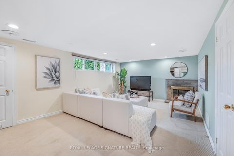 Photo 23 at 16 Revcoe Drive, Newtonbrook East, Toronto