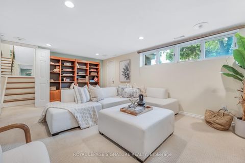 Photo 24 at 16 Revcoe Drive, Newtonbrook East, Toronto