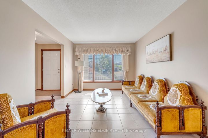 Photo 2 at 203 Margaret Avenue, Stoney Creek, Hamilton