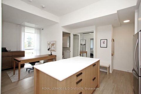 Photo 10 at 305 - 10 Deerlick Court, Donalda, Toronto