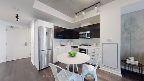Photo 10 at 518 - 39 Brant Street W, Niagara, Toronto