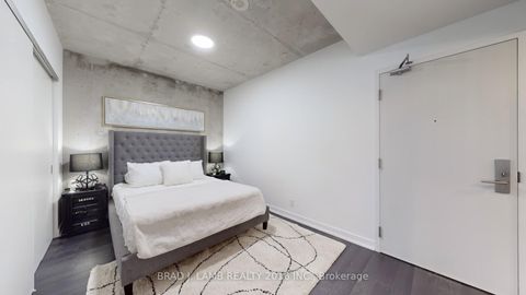 Photo 14 at 518 - 39 Brant Street W, Niagara, Toronto