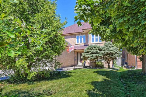Photo 1 at 8 Elmsley Drive E, Observatory, Richmond Hill