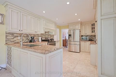 Photo 15 at 8 Elmsley Drive E, Observatory, Richmond Hill