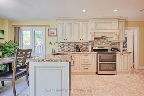 Photo 17 at 8 Elmsley Drive E, Observatory, Richmond Hill