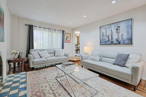 Photo 19 at 8 Elmsley Drive E, Observatory, Richmond Hill