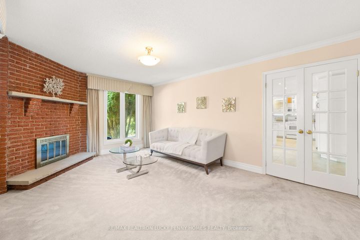 Photo 10 at 17 McPhillips Avenue, Bullock, Markham