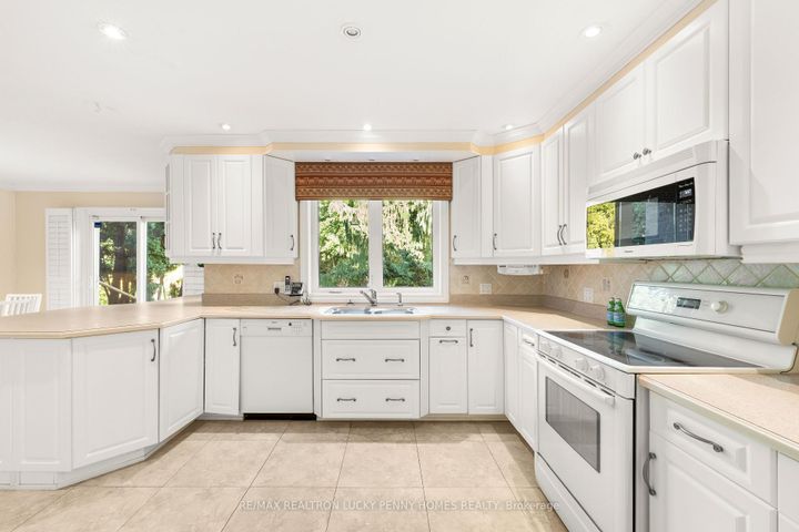 Photo 14 at 17 McPhillips Avenue, Bullock, Markham