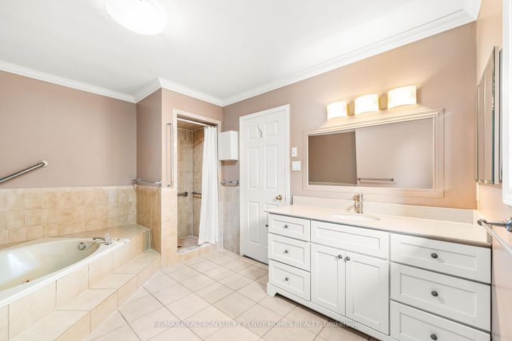 Photo 24 at 17 McPhillips Avenue, Bullock, Markham