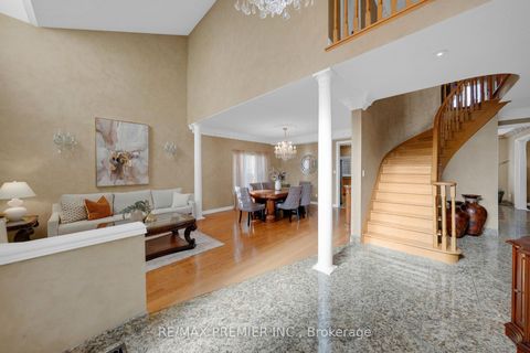 Photo 4 at 93 Novaview Crescent, East Woodbridge, Vaughan