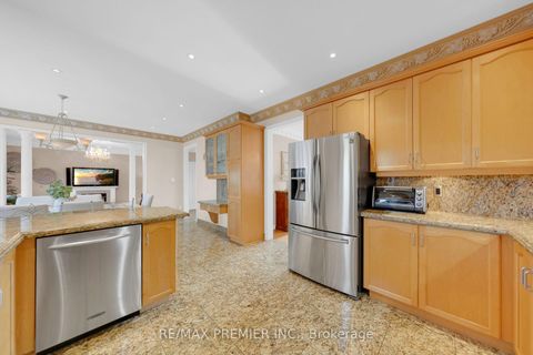 Photo 9 at 93 Novaview Crescent, East Woodbridge, Vaughan