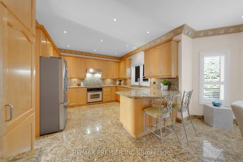 Photo 10 at 93 Novaview Crescent, East Woodbridge, Vaughan