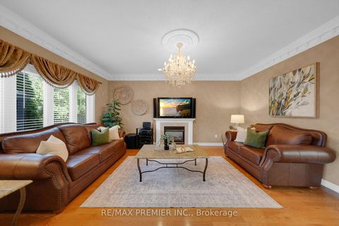 Photo 14 at 93 Novaview Crescent, East Woodbridge, Vaughan