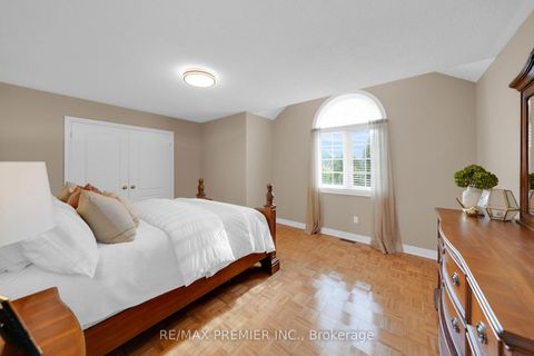 Photo 23 at 93 Novaview Crescent, East Woodbridge, Vaughan