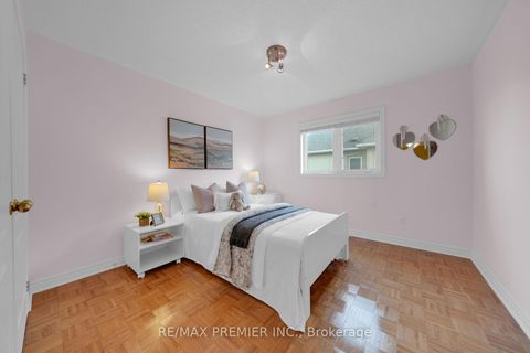 Photo 27 at 93 Novaview Crescent, East Woodbridge, Vaughan