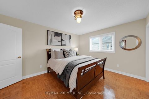 Photo 29 at 93 Novaview Crescent, East Woodbridge, Vaughan