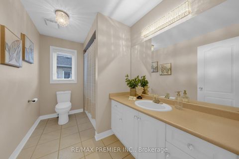 Photo 30 at 93 Novaview Crescent, East Woodbridge, Vaughan