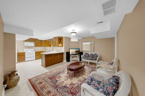 Photo 34 at 93 Novaview Crescent, East Woodbridge, Vaughan