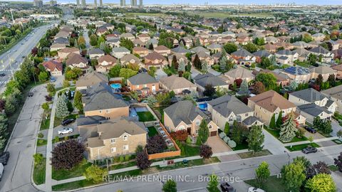 Photo 42 at 93 Novaview Crescent, East Woodbridge, Vaughan