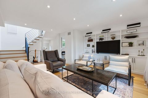 Photo 11 at 291 Kingswood Road, Danforth, Toronto