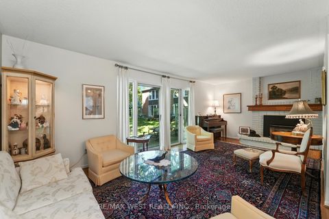 Photo 2 at 16 - 1393 Royal York Road, Humber Valley, Toronto
