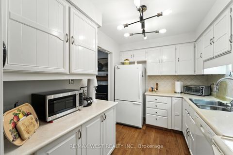 Photo 3 at 16 - 1393 Royal York Road, Humber Valley, Toronto