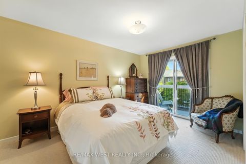 Photo 4 at 16 - 1393 Royal York Road, Humber Valley, Toronto