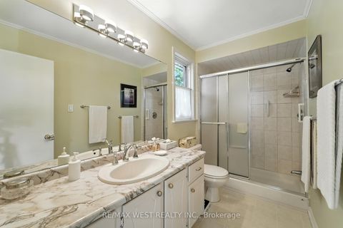 Photo 6 at 16 - 1393 Royal York Road, Humber Valley, Toronto