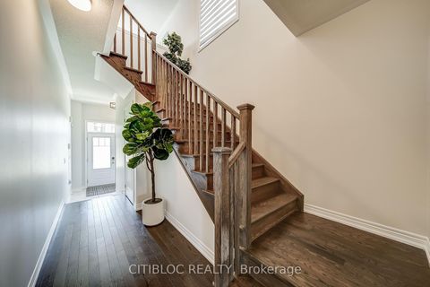 Photo 4 at 9 Abbey Crescent, Rural Barrie Southeast, Barrie