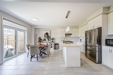 Photo 10 at 9 Abbey Crescent, Rural Barrie Southeast, Barrie