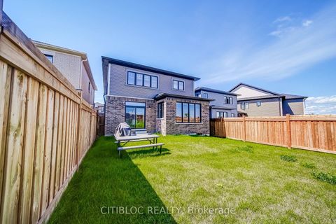 Photo 47 at 9 Abbey Crescent, Rural Barrie Southeast, Barrie