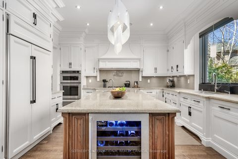 Photo 10 at 6 Bayview Wood, York Mills, Toronto