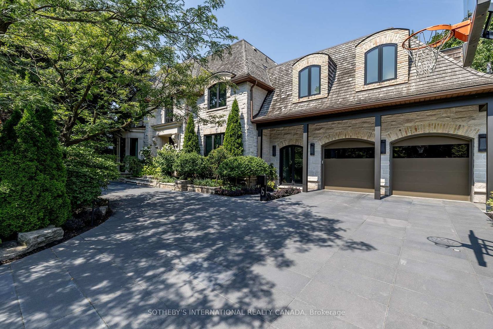 6 Bayview Wood, York Mills, Toronto 
