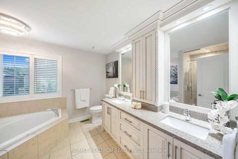 Photo 17 at 565 Thornhill Woods Drive, Patterson, Vaughan