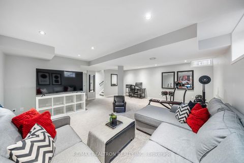 Photo 23 at 565 Thornhill Woods Drive, Patterson, Vaughan