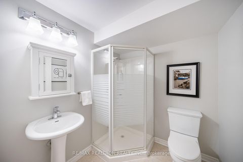 Photo 26 at 565 Thornhill Woods Drive, Patterson, Vaughan